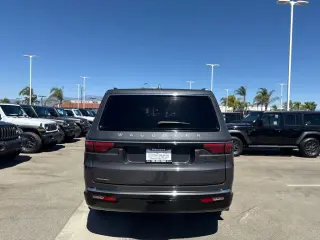 Jeep Wagoneer 2023 4x4 4p SUV