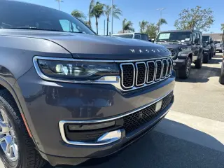 Jeep Wagoneer 2023 4x4 4p SUV