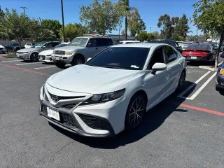 Toyota Camry 2023 SE 4p Puertas Sedán