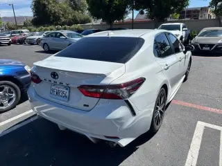 Toyota Camry 2023 SE 4p Puertas Sedán