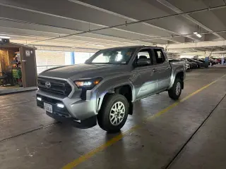 Toyota Tacoma 2025 4x2 SR5 4p Cab Doble 5.0 pies SB