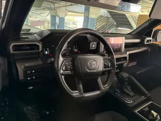Toyota Tacoma 2025 4x2 SR5 4p Cab Doble 5.0 pies SB