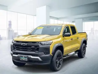 Chevrolet Colorado 2023 4x4 Trail Boss 4dr Crew Cab 5 ft. SB