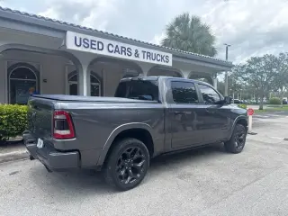 Ram 1500 2024 4x4 Limited 4p Cabina de Tripulante 5.6 ft. SB Camioneta