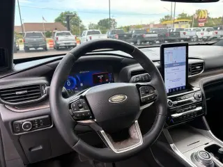 Ford Explorer 2023 AWD Platinum 4p SUV