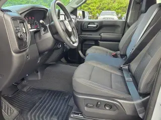 Chevrolet Silverado 1500 2024 4x2 Custom 4dr Crew Cab 5.8 ft. SB