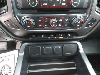 GMC Sierra 1500 2016 4x4 SLT 4p. Cabina de Tripulante 5,8 pies. CA
