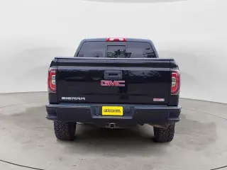 GMC Sierra 1500 2016 4x4 SLT 4p. Cabina de Tripulante 5,8 pies. CA