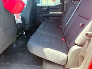 Chevrolet Silverado 1500 2021 4x4 LT 4p. Camioneta de cabina completa 5.8 pies cúbicos con 1LT