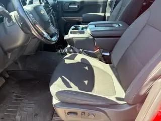 Chevrolet Silverado 1500 2021 4x4 LT 4p. Camioneta de cabina completa 5.8 pies cúbicos con 1LT