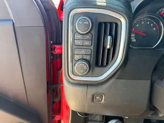 Chevrolet Silverado 1500 2021 4x4 LT 4p. Camioneta de cabina completa 5.8 pies cúbicos con 1LT