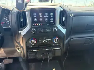 Chevrolet Silverado 1500 2021 4x4 LT 4p. Camioneta de cabina completa 5.8 pies cúbicos con 1LT