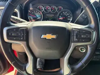 Chevrolet Silverado 1500 2021 4x4 LT 4p. Camioneta de cabina completa 5.8 pies cúbicos con 1LT