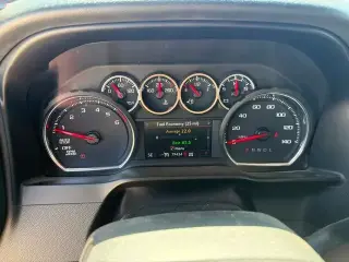 Chevrolet Silverado 1500 2021 4x4 LT 4p. Camioneta de cabina completa 5.8 pies cúbicos con 1LT