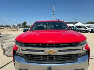 Chevrolet Silverado 1500 2021 4x4 LT 4p. Camioneta de cabina completa 5.8 pies cúbicos con 1LT