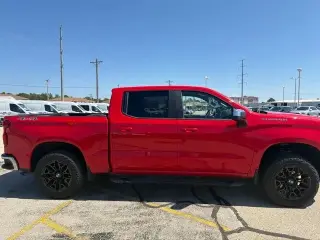 Chevrolet Silverado 1500 2021 4x4 LT 4p. Camioneta de cabina completa 5.8 pies cúbicos con 1LT