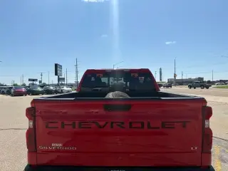 Chevrolet Silverado 1500 2021 4x4 LT 4p. Camioneta de cabina completa 5.8 pies cúbicos con 1LT