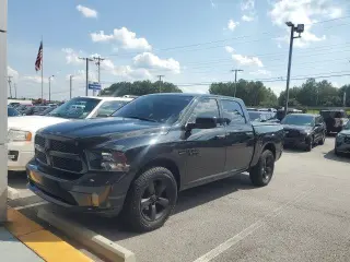 Ram 1500 2017 4x2 Tradesman 4p Camioneta Cabina Extendida 5.5 ft. SB