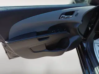 Chevrolet Sonic 2016 LT Auto 4p Sedan