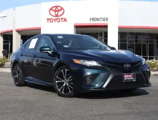 Toyota Camry 2020 SE 4p Sedan
