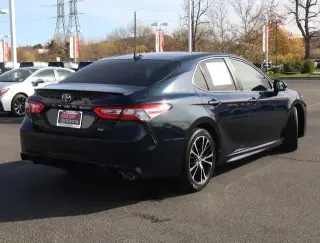 Toyota Camry 2020 SE 4p Sedan