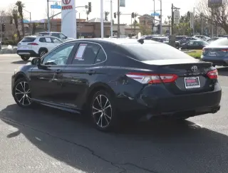 Toyota Camry 2020 SE 4p Sedan