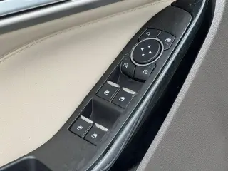 Ford Explorer 2023 AWD Platinum 4dr SUV
