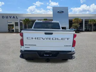 Chevrolet Silverado 1500 2021 4x4 Custom Trail Boss 4p Camión Cabina Doble 5.8 ft. CB