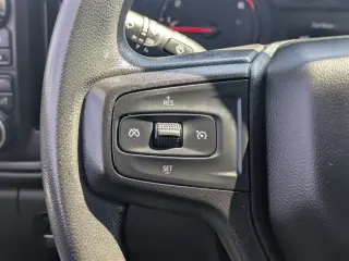 Chevrolet Silverado 1500 2021 4x4 Custom Trail Boss 4p Camión Cabina Doble 5.8 ft. CB