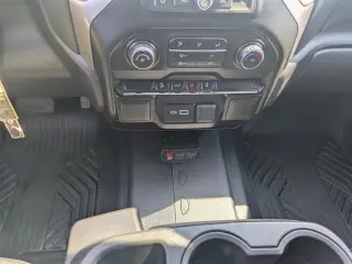 Chevrolet Silverado 1500 2021 4x4 Custom Trail Boss 4p Camión Cabina Doble 5.8 ft. CB