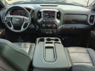 Chevrolet Silverado 3500HD 2020 4x4 LT 4p Camioneta de cabina completa LT SRW