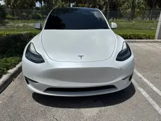 Tesla Model Y 2022 AWD Performance 4p Crossover