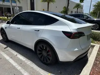 Tesla Model Y 2022 AWD Performance 4p Crossover