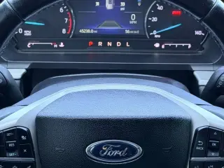 Ford Explorer 2023 XLT 4p SUV