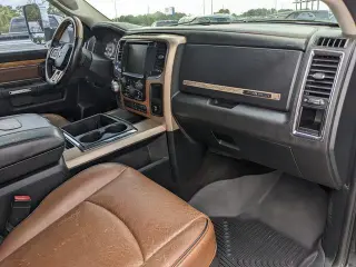 Ram 1500 2015 4x4 Laramie Limited 4dr Crew Cab 5.5 ft. SB Pickup (lanzamiento a mitad de año)