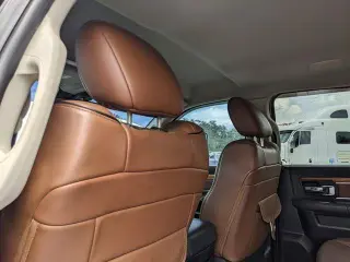 Ram 1500 2015 4x4 Laramie Limited 4dr Crew Cab 5.5 ft. SB Pickup (lanzamiento a mitad de año)