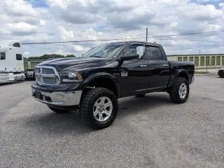 Ram 1500 2015 4x4 Laramie Limited 4dr Crew Cab 5.5 ft. SB Pickup (lanzamiento a mitad de año)
