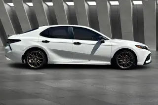 Toyota Camry Hybrid 2024 SE 4p Sedan
