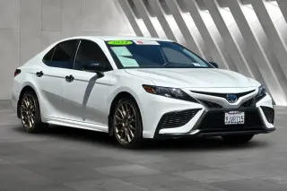 Toyota Camry Hybrid 2024 SE 4p Sedan