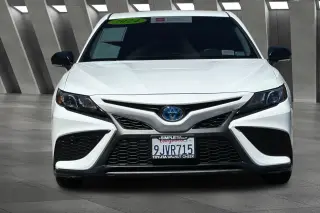 Toyota Camry Hybrid 2024 SE 4p Sedan