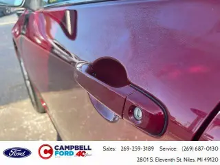 Toyota Camry 2015 XLE 4p Sedan
