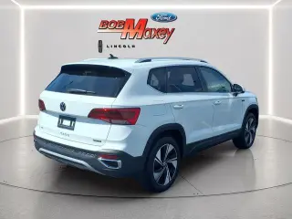 Volkswagen Taos 2024 AWD SE 4Motion 4p SUV
