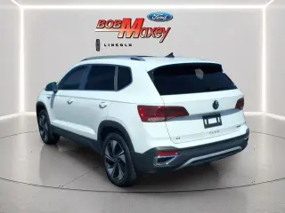 Volkswagen Taos 2024 AWD SE 4Motion 4p SUV