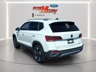 Volkswagen Taos 2024 AWD SE 4Motion 4p SUV