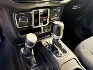 Jeep Wrangler 2024 4x4 Sahara 4p SUV