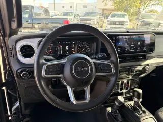 Jeep Wrangler 2024 4x4 Sahara 4p SUV