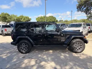 Jeep Wrangler 2024 4x4 Sahara 4p SUV