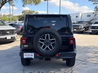 Jeep Wrangler 2024 4x4 Sahara 4p SUV