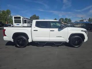 Toyota Tundra 2023 4x2 SR5 4p CrewMax Cab Pickup SB