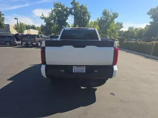 Toyota Tundra 2023 4x2 SR5 4p CrewMax Cab Pickup SB